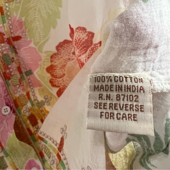 Magazine pink floral cream button up embroidered blouse - Picture 9 of 9